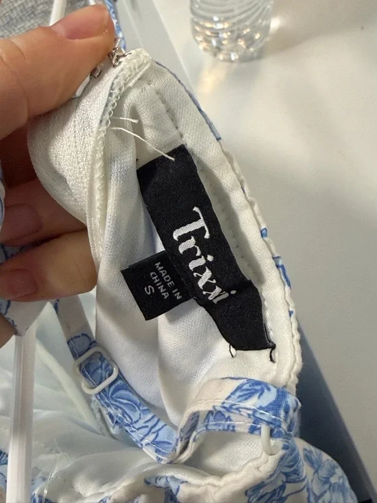 Trixxi White Dress with Blue Floral Print - Picture 9 of 9